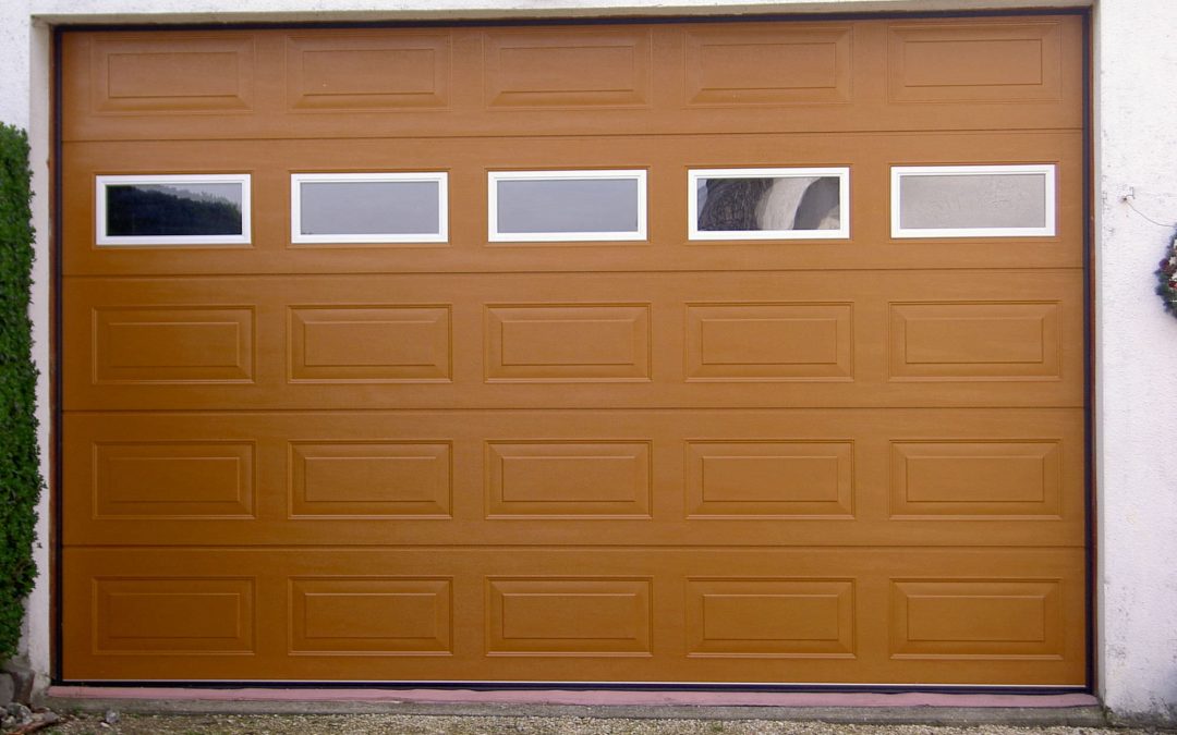 Elegir una puerta de garaje eléctrica: ¿qué criterios seguir?